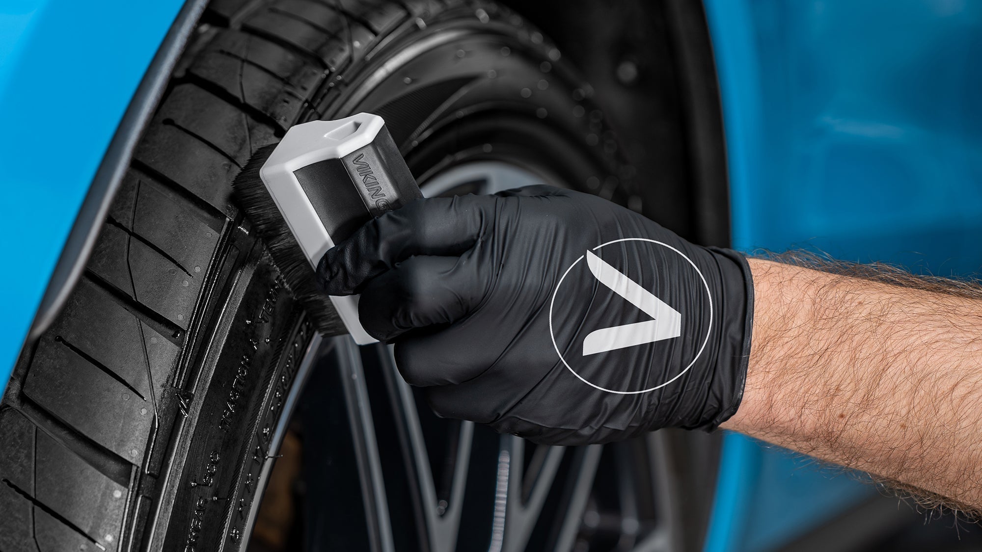 V+ Tire Shine Applicator Brush