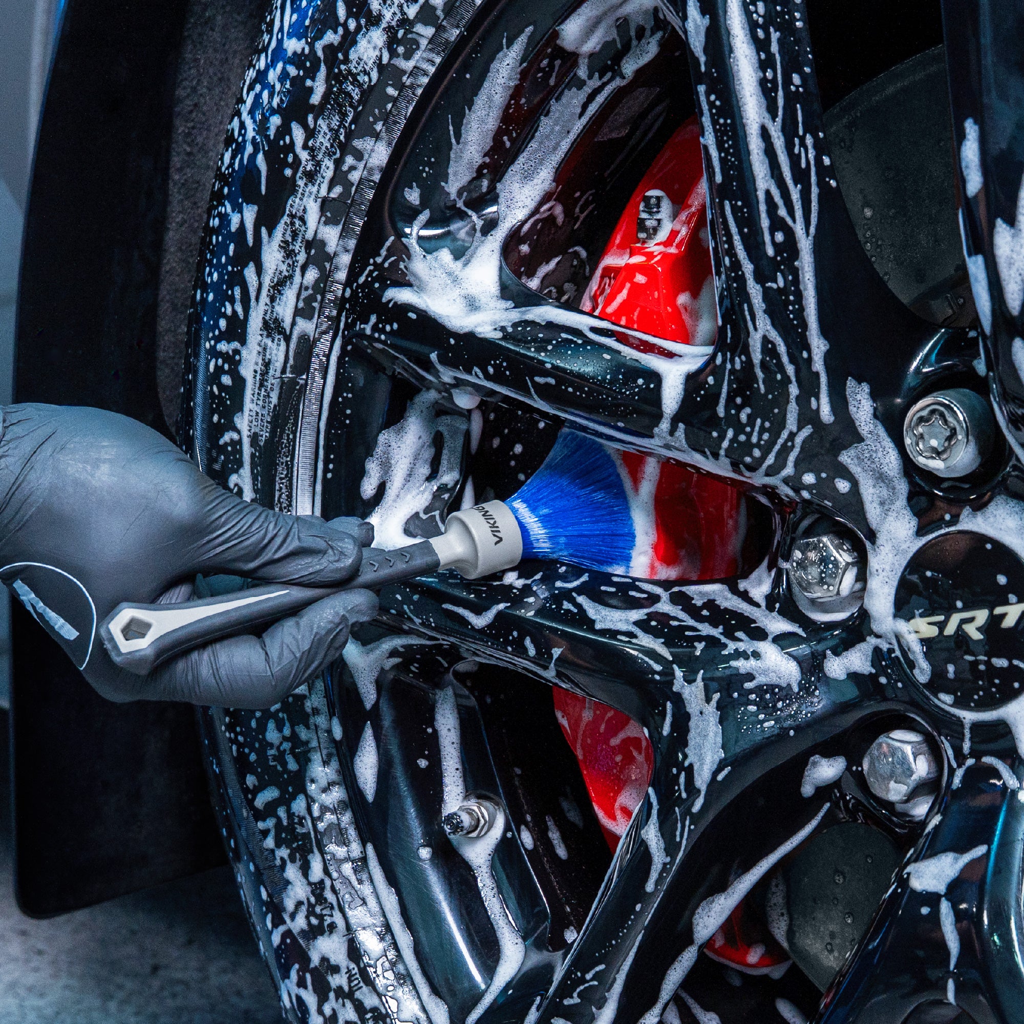 Lug Nut Brush