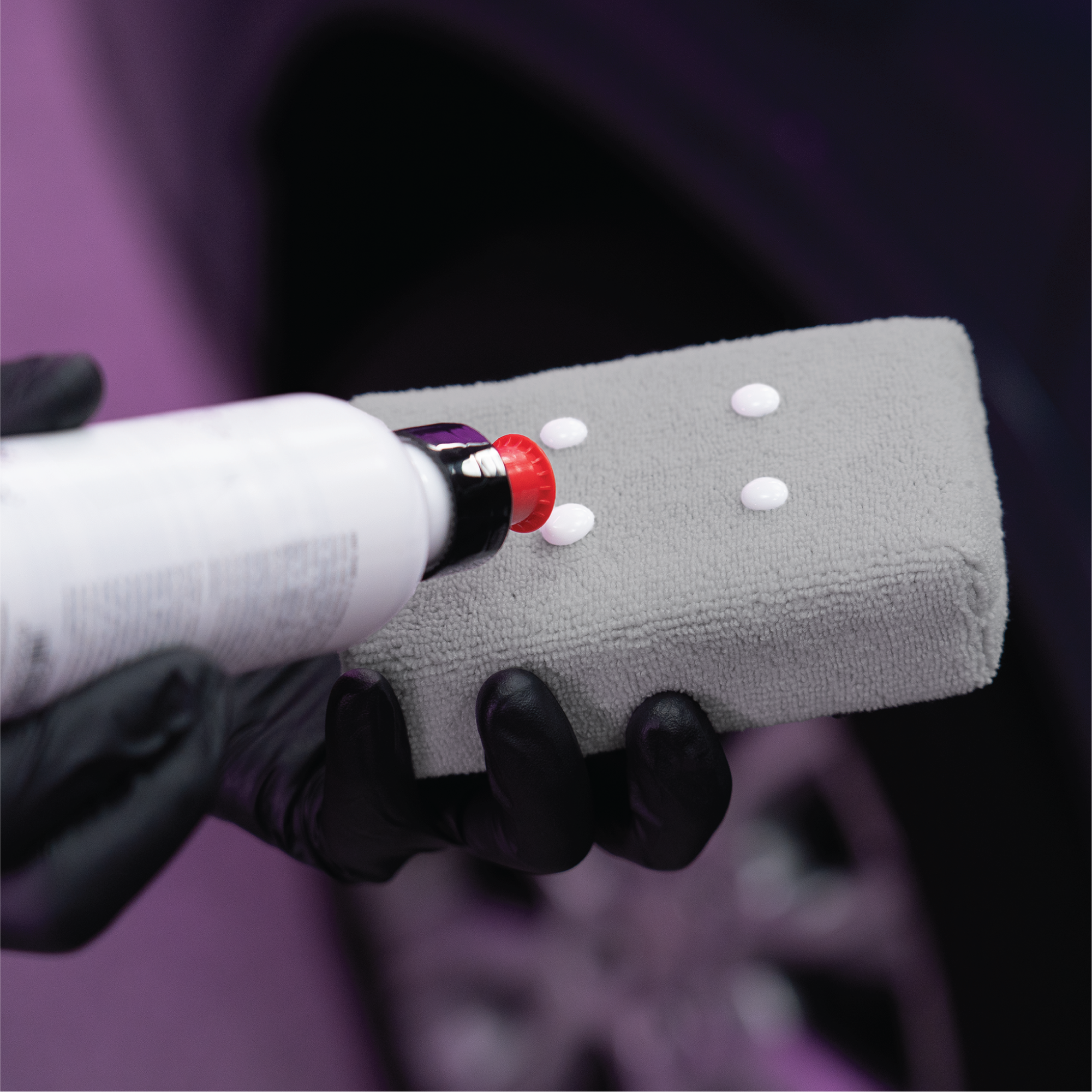VIKING gray applicator pads in use