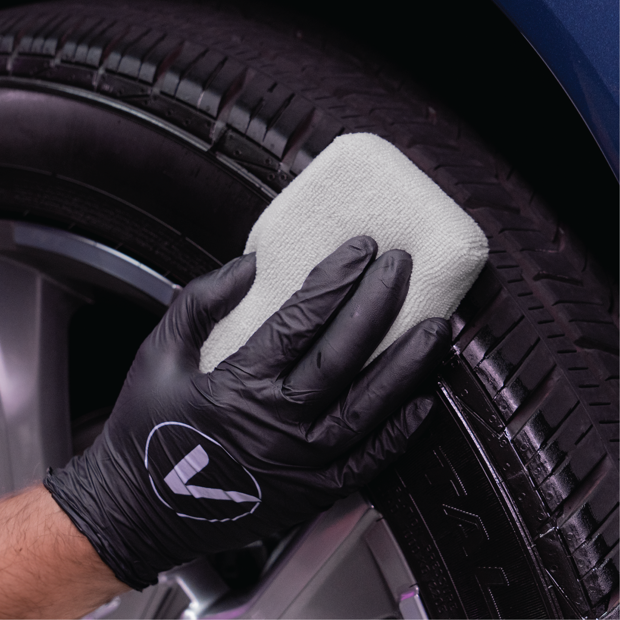 VIKING gray applicator pads in use tire