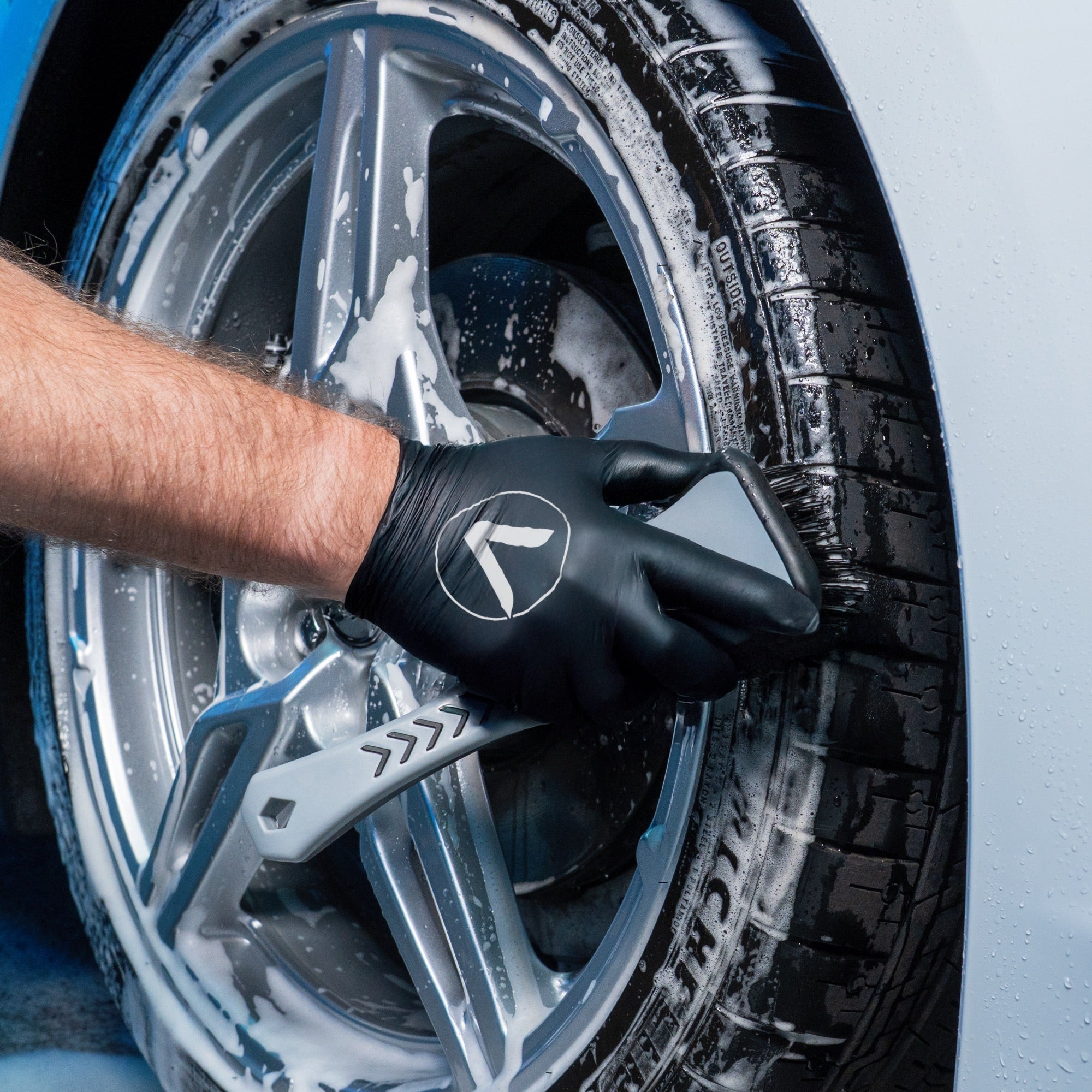 Low Profile Tire Brush