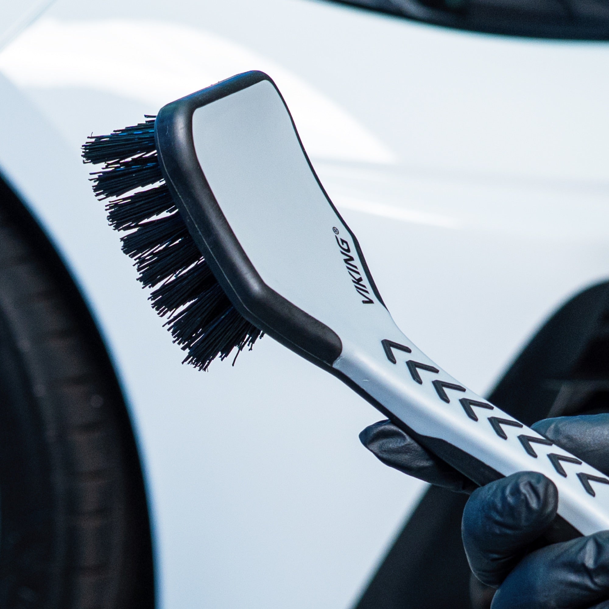 Low Profile Tire Brush