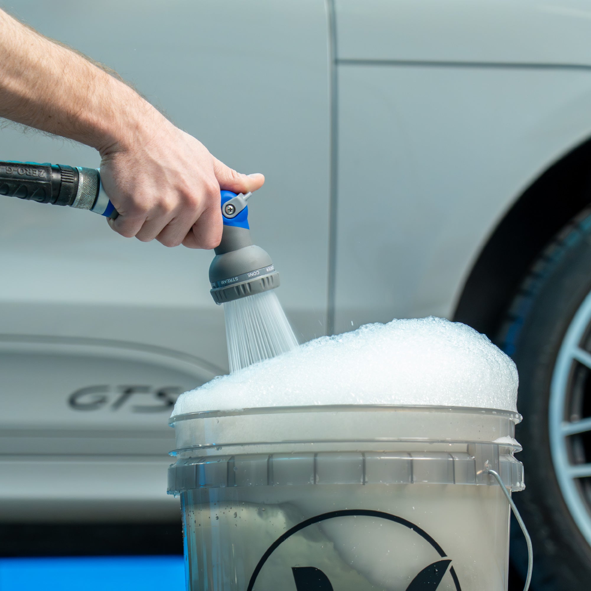 Thumb Control 8-Way Nozzle